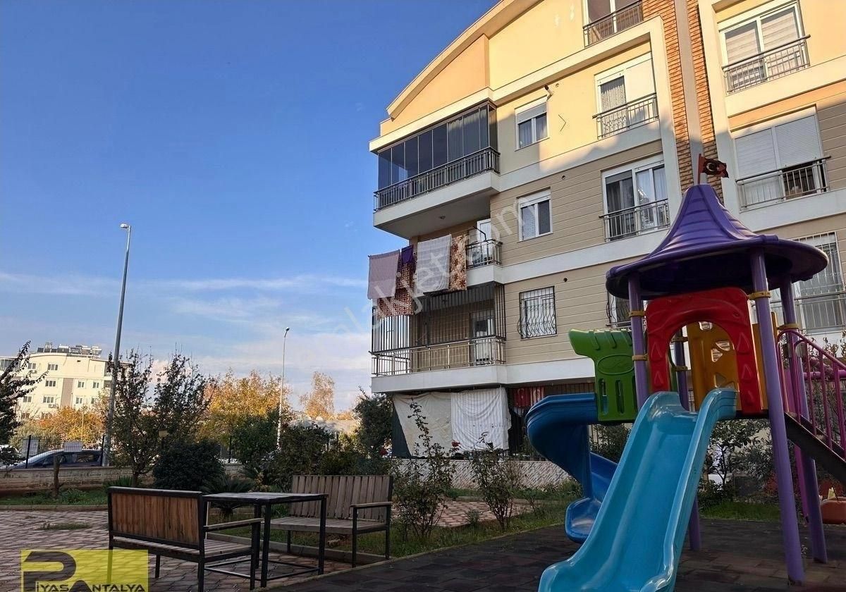 Doğalgazlı Binada Tramvaya 300 Metre Geniş Ve Kullanışlı 3+1 Asansörlü