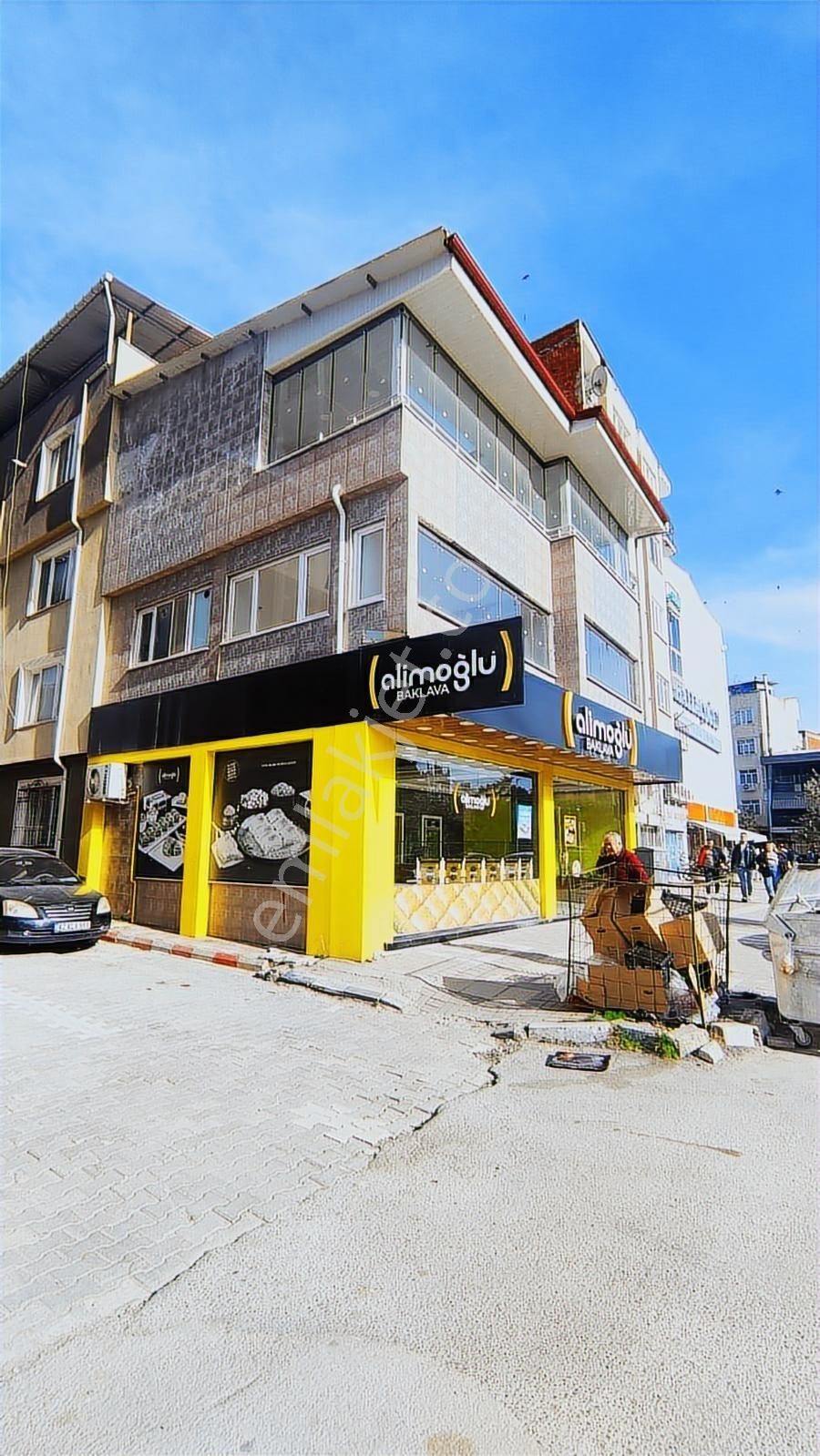 İnceoğlundan Çarşı'da Cadde Üzeri Satılık Komple Bina