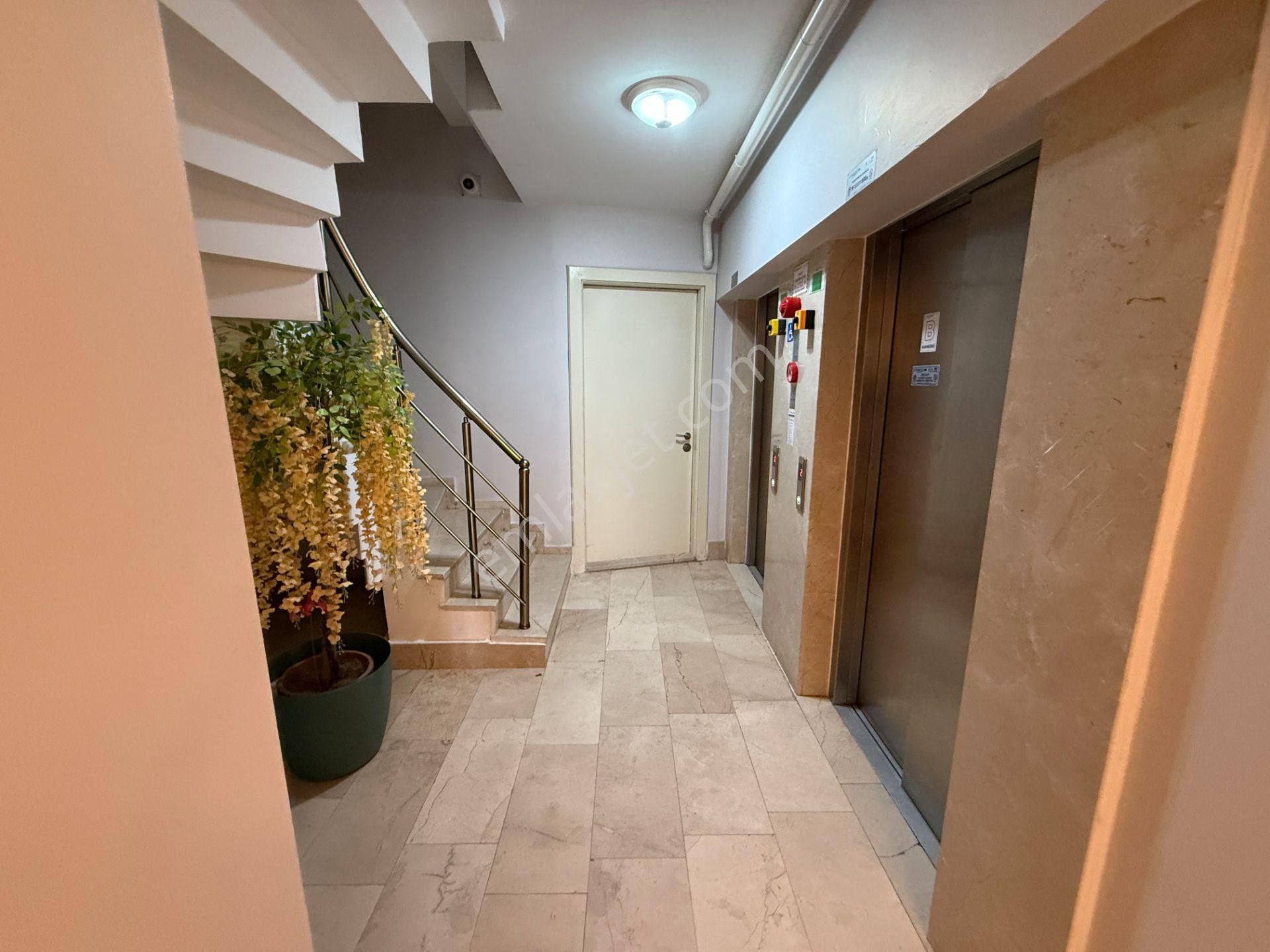 Yankı'dan Fistık Ağacı Metroda3+1 Kiralık 140 M2 Teraslı Daire - Görsel 24