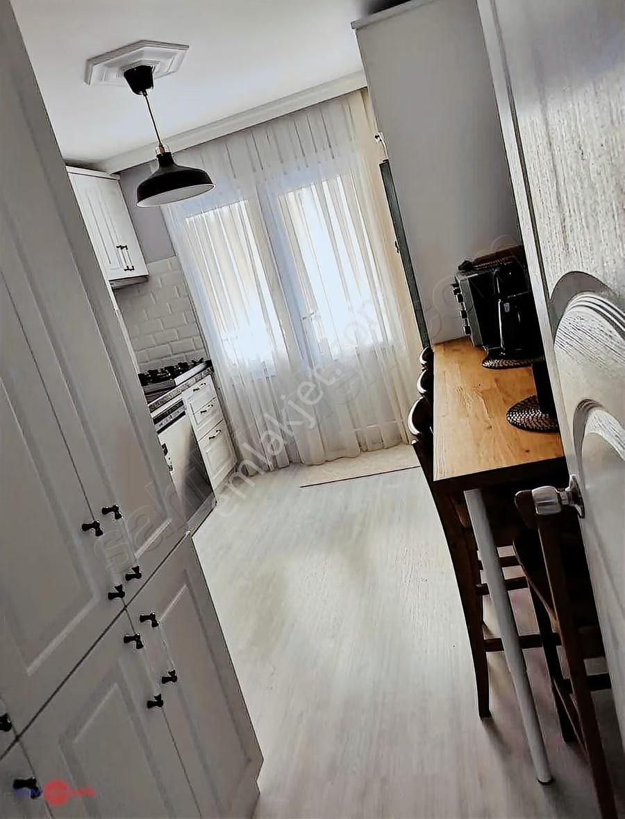 Dikili Gazipaşa 39. Sokakta Satılık 2+1 Kapalı Mutfak Daire - Görsel 4