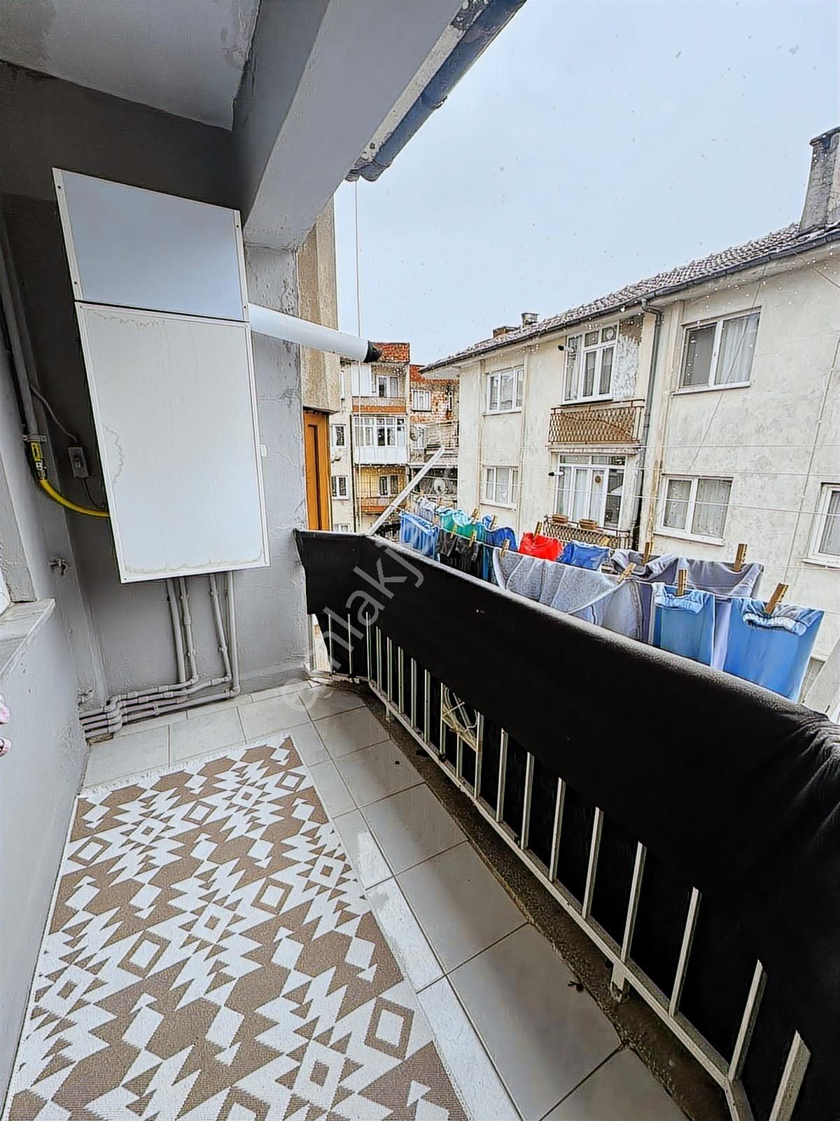 Kat Mülkiyetli Hazır Kiracılı Metroya Yakın 2+1 Satılık Daire - Görsel 10