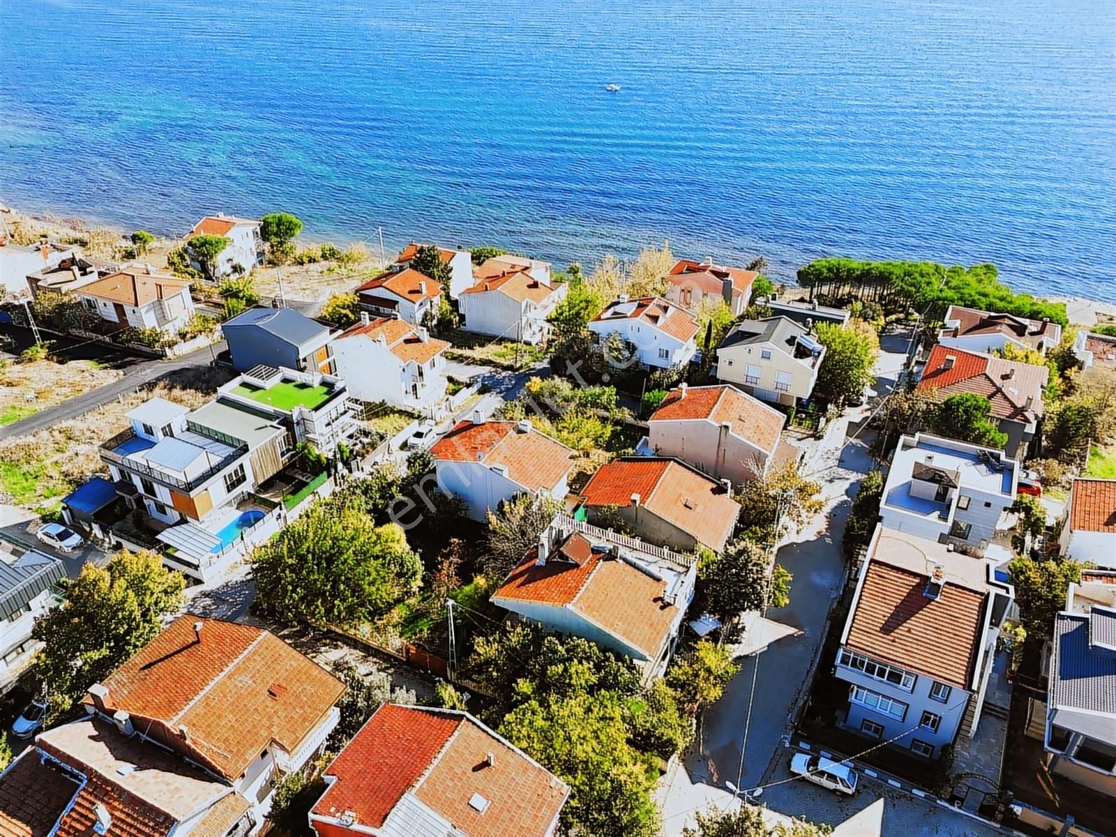 Silivri Selimpaşa'da Satılık Deniz Manzaralı 5+2 Müstakil Villa