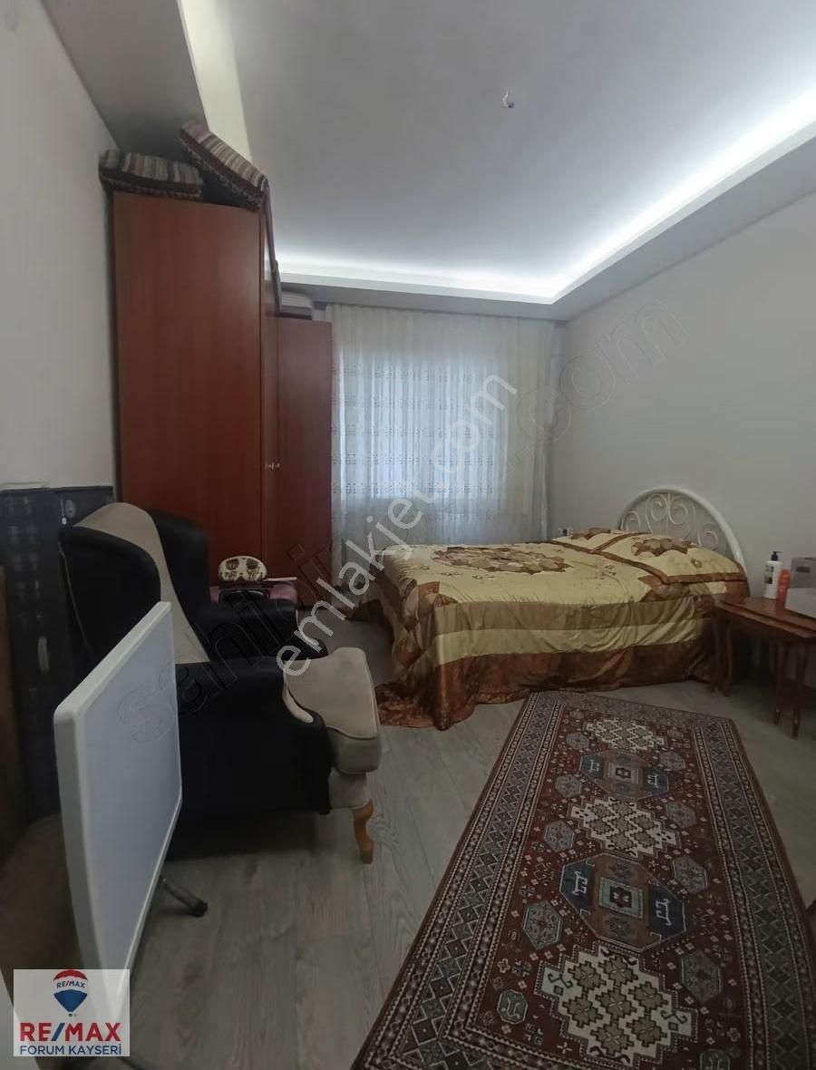 Uğur Evlerde Geniş Çift Banyo Arakat Satılık Geniş 3+1 Daire - Görsel 27