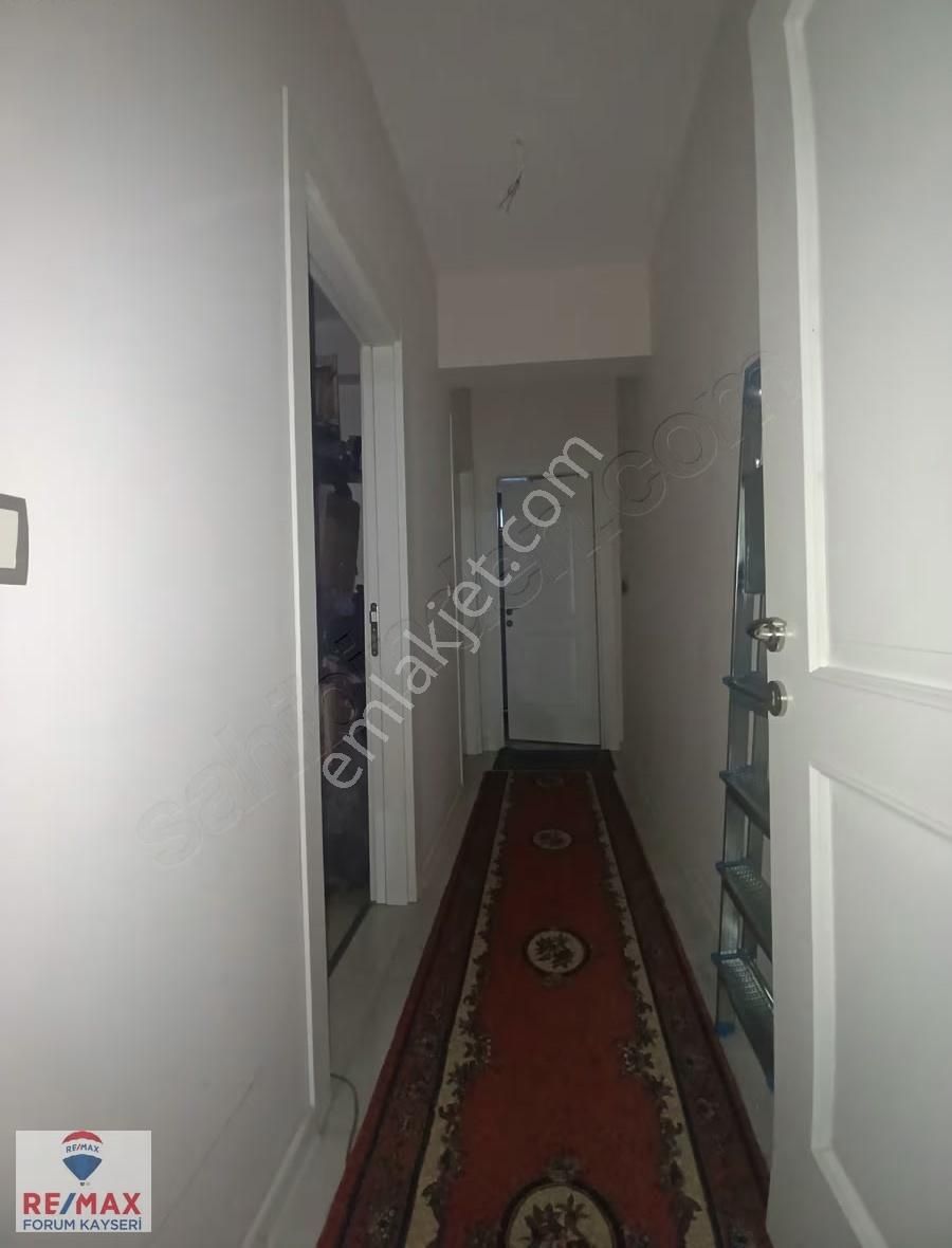 Uğur Evlerde Geniş Çift Banyo Arakat Satılık Geniş 3+1 Daire - Görsel 10