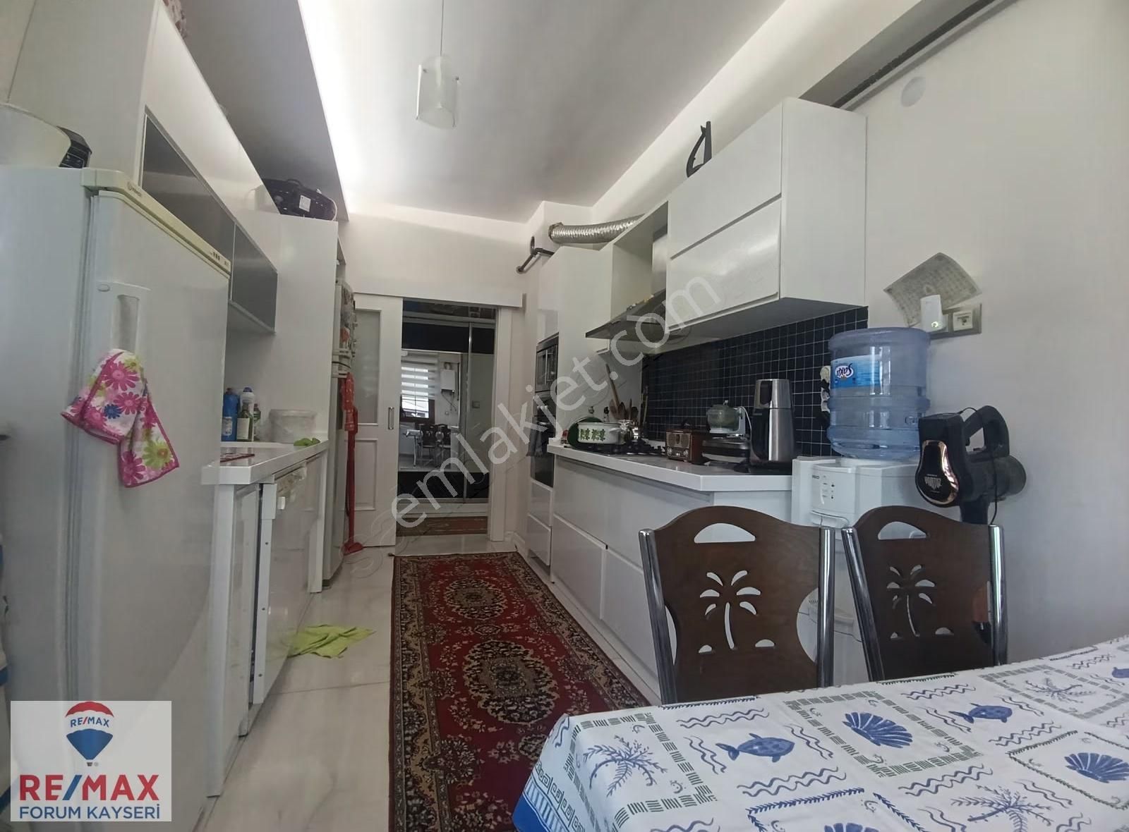 Uğur Evlerde Geniş Çift Banyo Arakat Satılık Geniş 3+1 Daire - Görsel 9