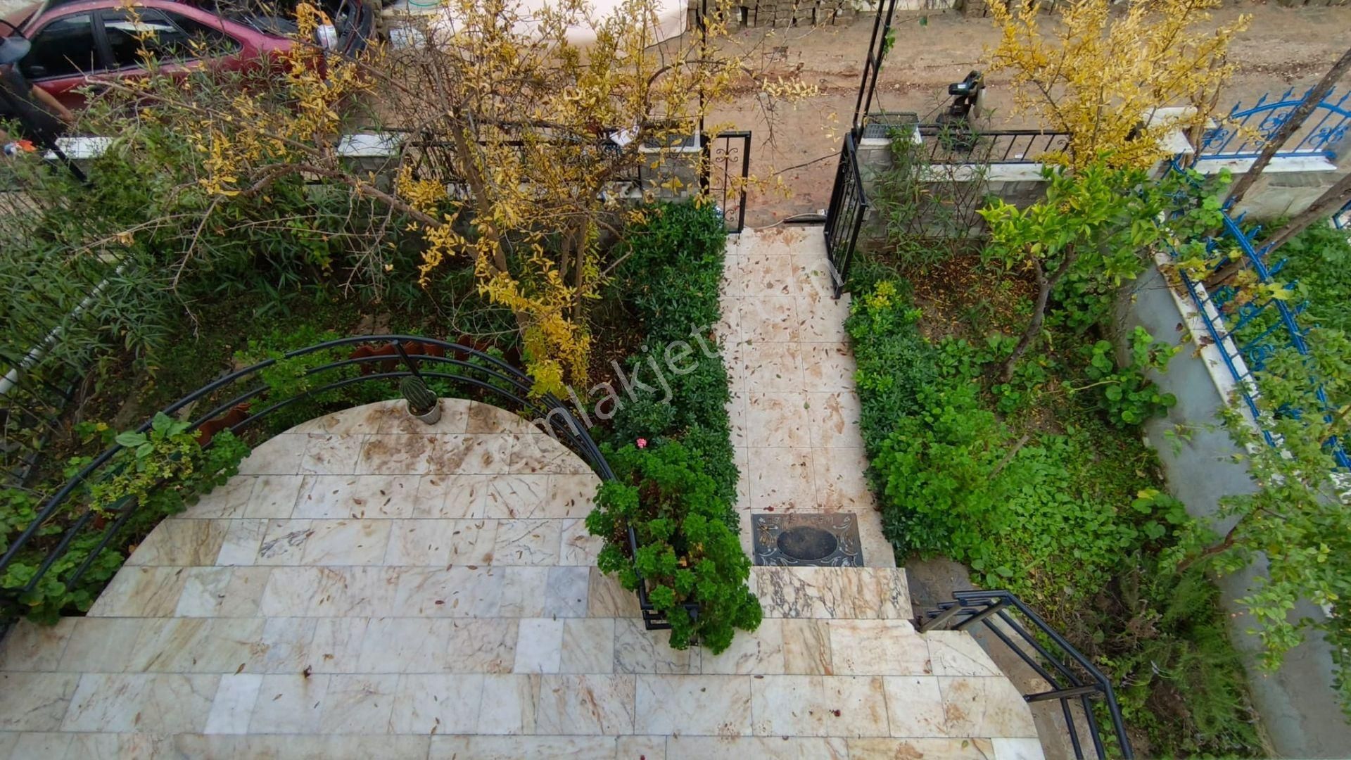 Kuşadası Karaovada Havuzlu Sitede Müstakil Bahçeli Fırsat 5+1 Tripleks Villa - Görsel 15