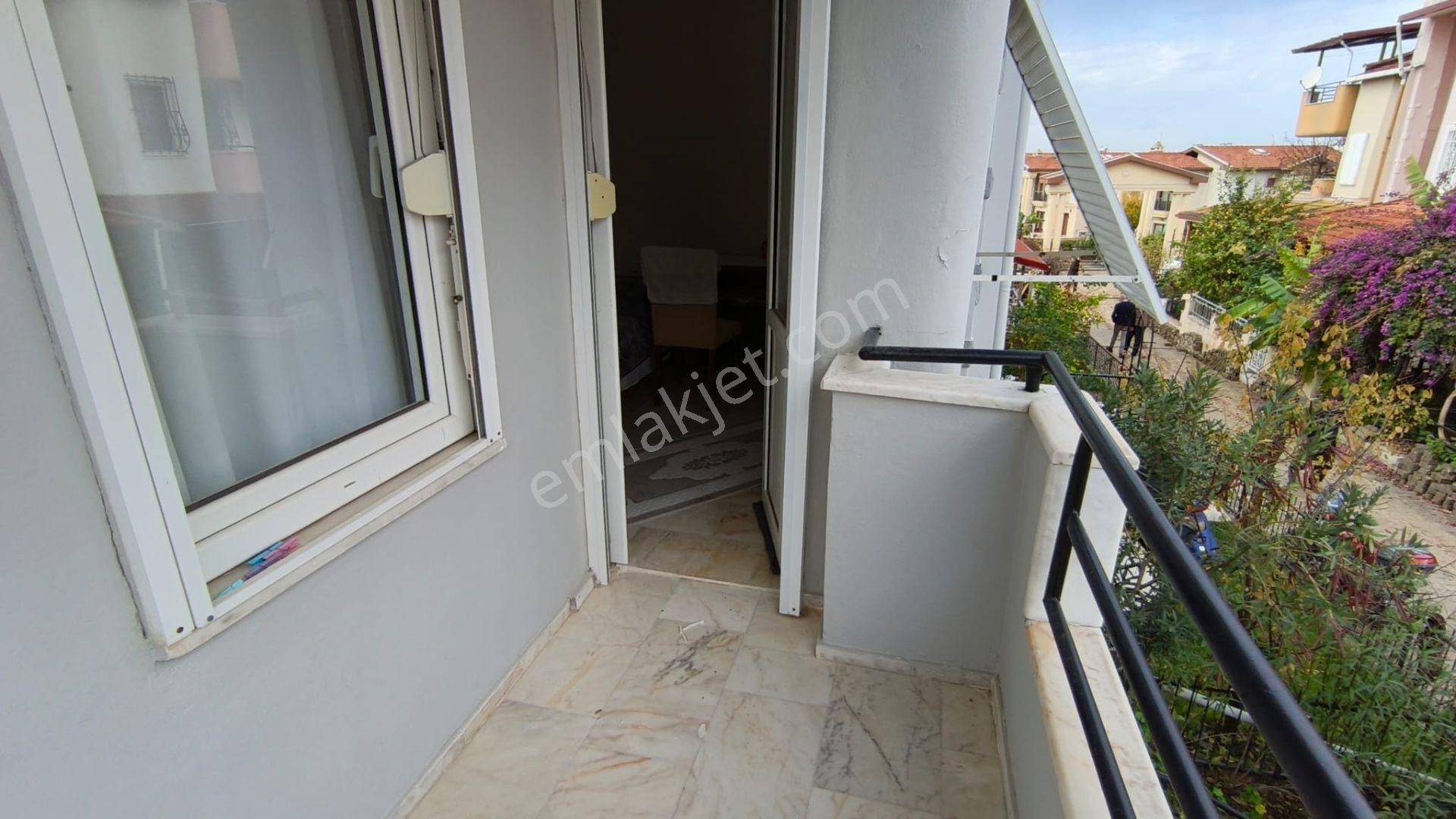 Kuşadası Karaovada Havuzlu Sitede Müstakil Bahçeli Fırsat 5+1 Tripleks Villa - Görsel 35