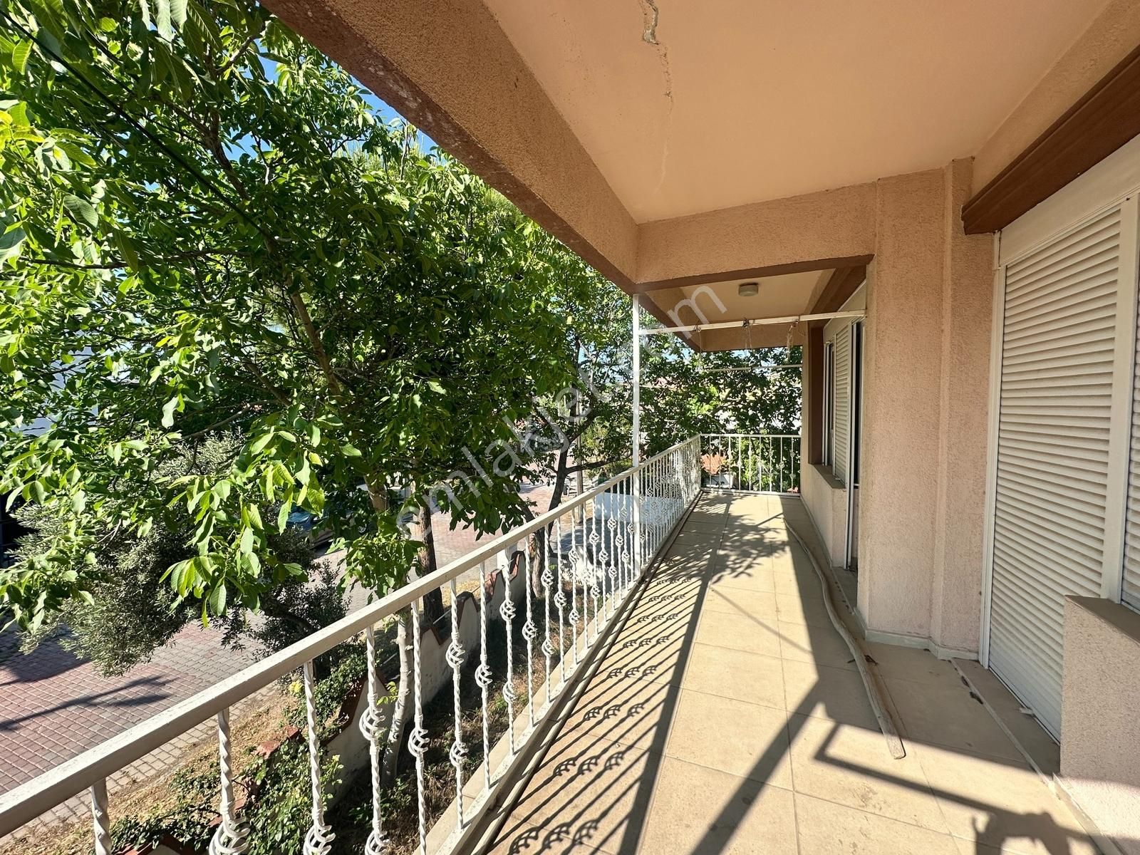 Yenişakran'da Sahilin Hemen Köşesinde Tam Müstakil Villa - Görsel 18