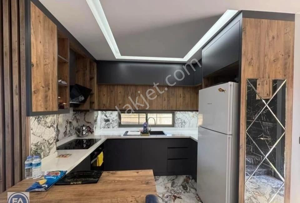 Kuşadası Davutlar'da Acil Satılık Tek Müstakil Özel Havuzlu - Görsel 8