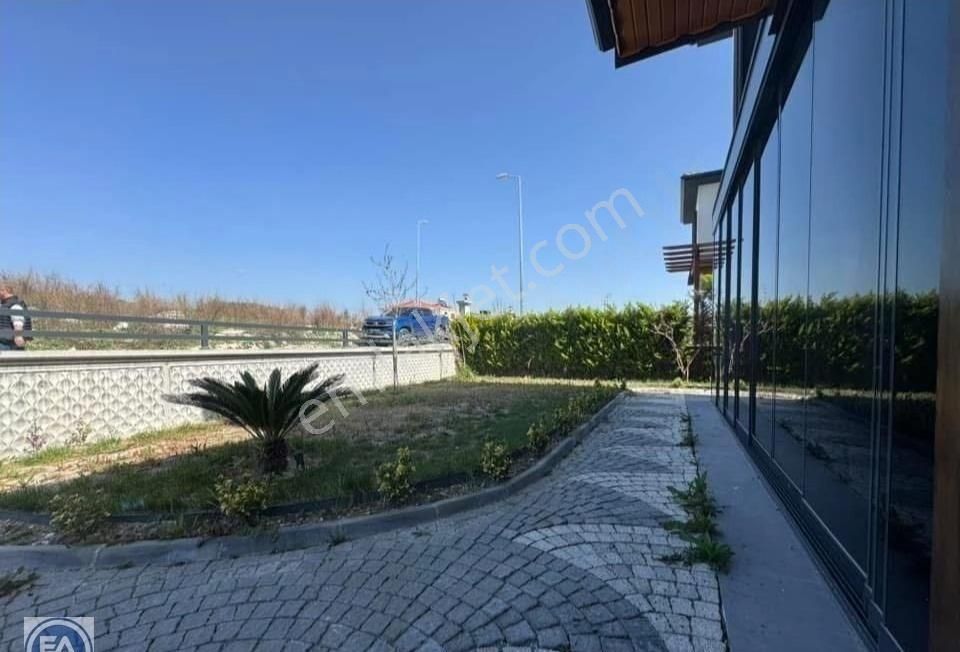 Kuşadası Davutlar'da Acil Satılık Tek Müstakil Özel Havuzlu - Görsel 5