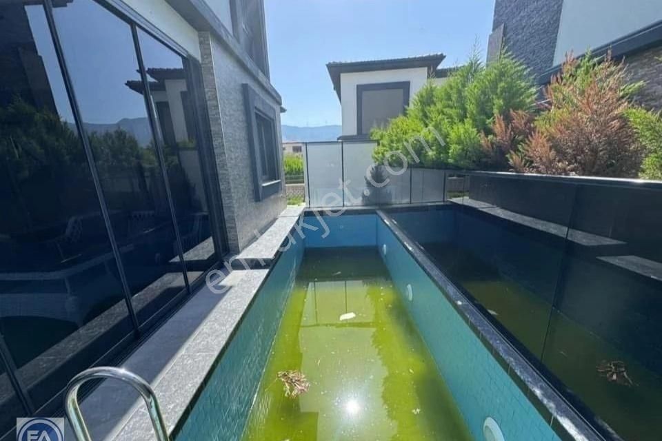 Kuşadası Davutlar'da Acil Satılık Tek Müstakil Özel Havuzlu - Görsel 16