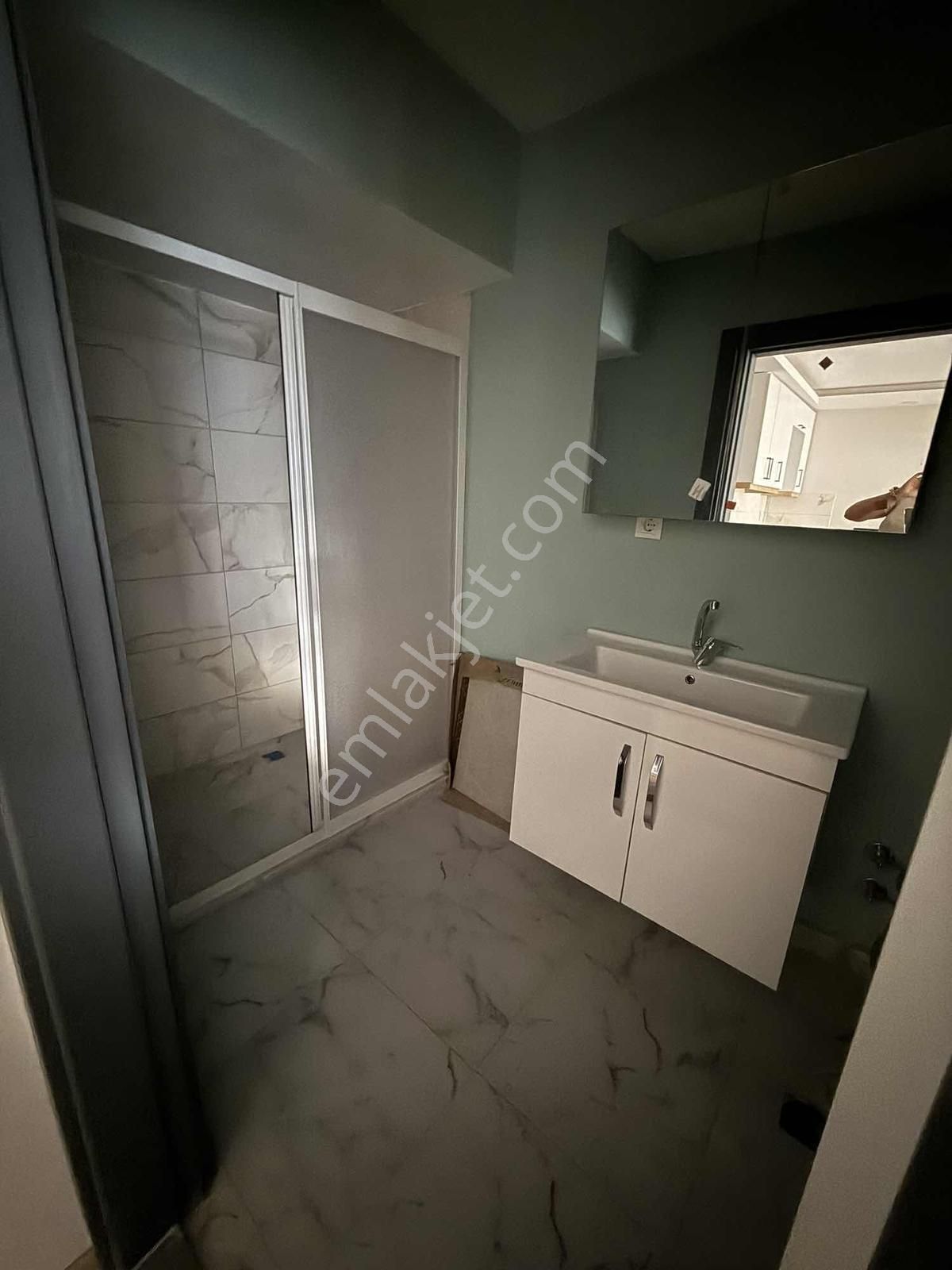 İzmirspor Metro Yakını Tek Daire Fiyatına İki Fırsat Daire - Görsel 6