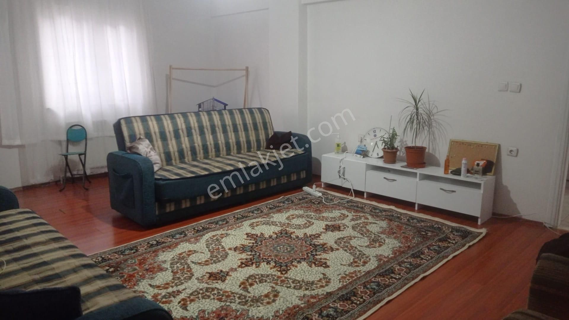 Esenevler De Beyaz Eşyalı 110 M2 Kiralık Daire