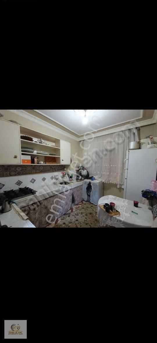 Hürriyet Mahallesi Sakarya Okulu Yakınıda 2 Katlı Komple Satılık - Görsel 6