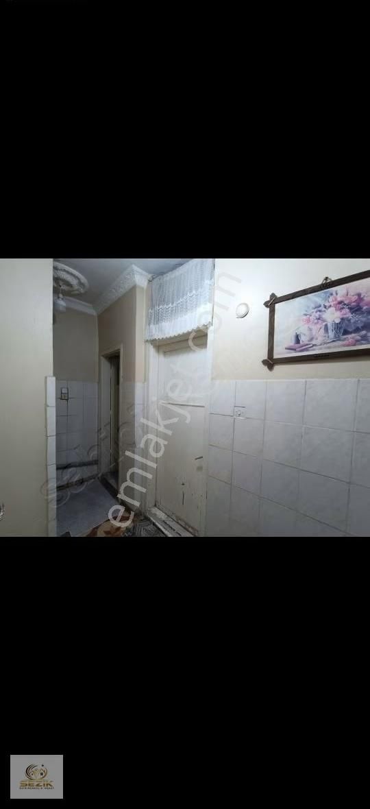 Hürriyet Mahallesi Sakarya Okulu Yakınıda 2 Katlı Komple Satılık - Görsel 2