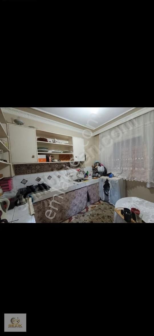 Hürriyet Mahallesi Sakarya Okulu Yakınıda 2 Katlı Komple Satılık - Görsel 4