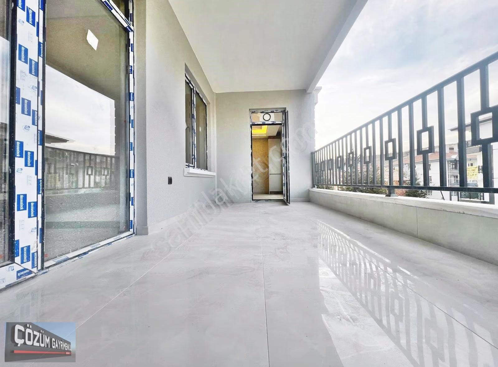 Site İçinde-sıfır-teras Balkonlu-orta Kat-çift Banyo Güney Cephe - Görsel 24