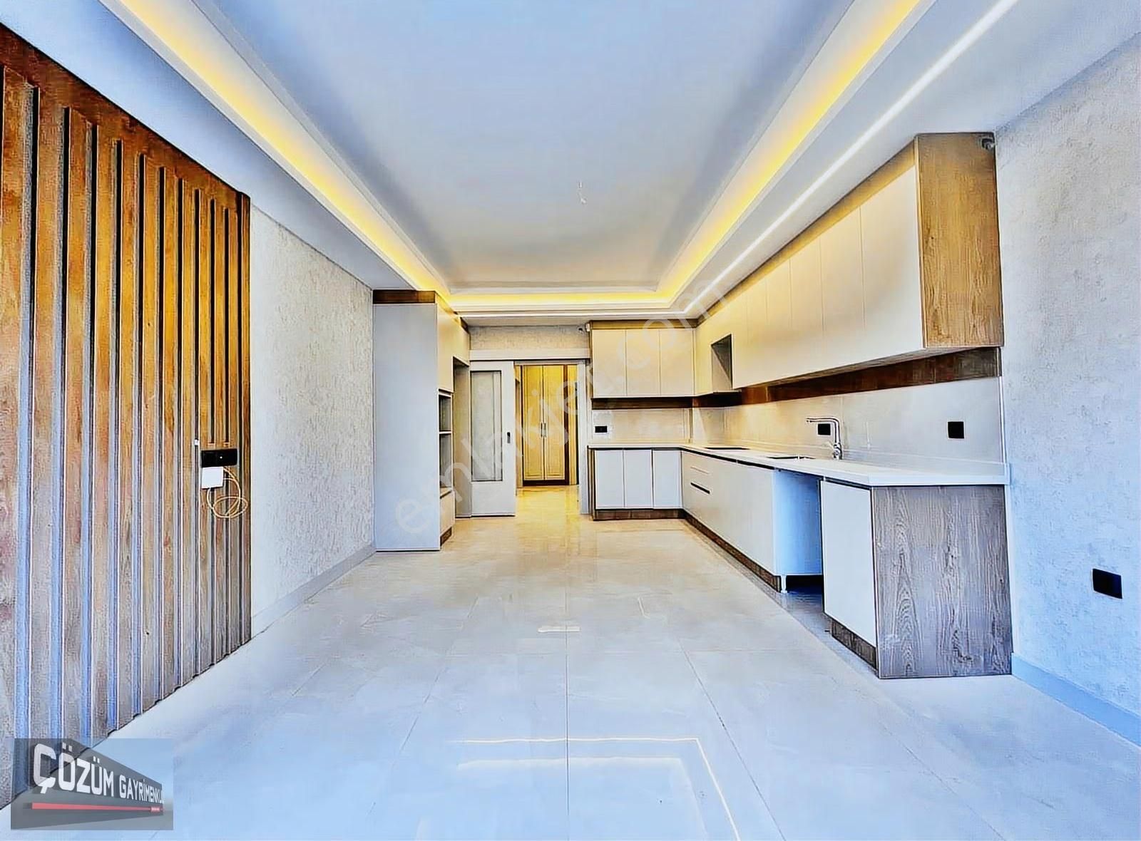 Site İçinde-sıfır-teras Balkonlu-orta Kat-çift Banyo Güney Cephe - Görsel 18