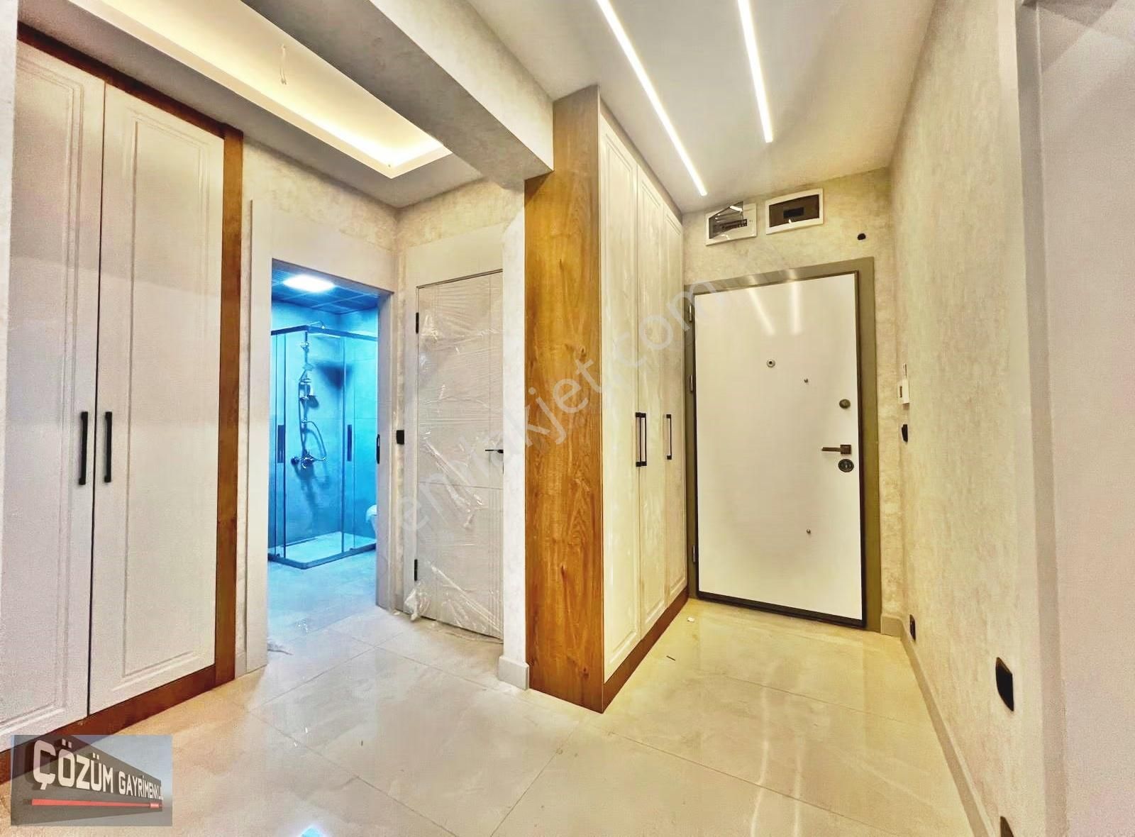 Site İçinde-sıfır-teras Balkonlu-orta Kat-çift Banyo Güney Cephe - Görsel 16