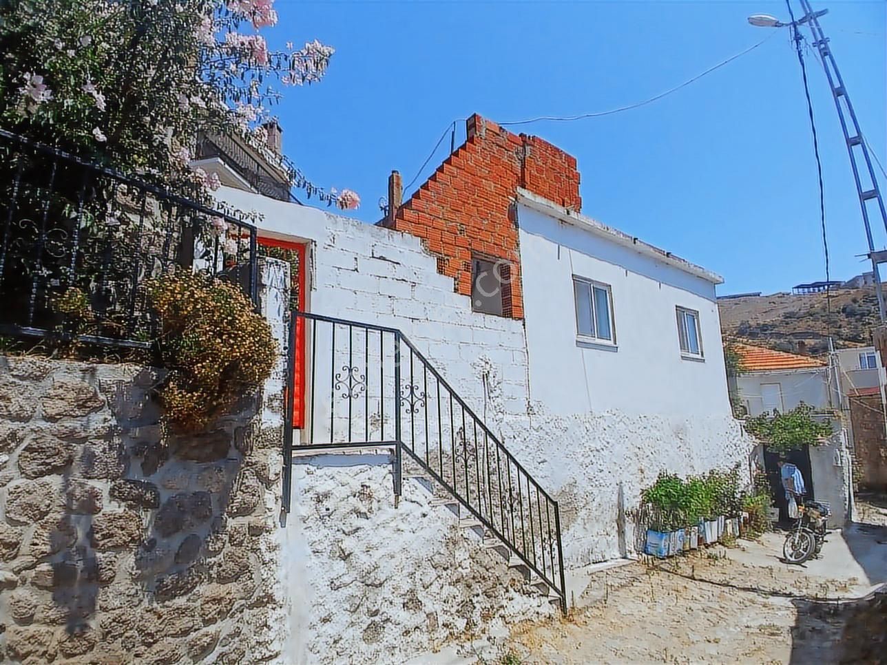 Eu Gayrimenkul'den Babakale Limanda Deniz Manzaralı Köy Evi - Görsel 17