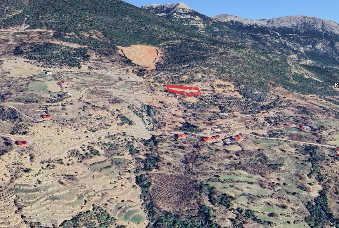 Karatepe Köy İçinde Ev Yapımına Uygun 5.476 Mt² Satılık Tarla - Görsel 5