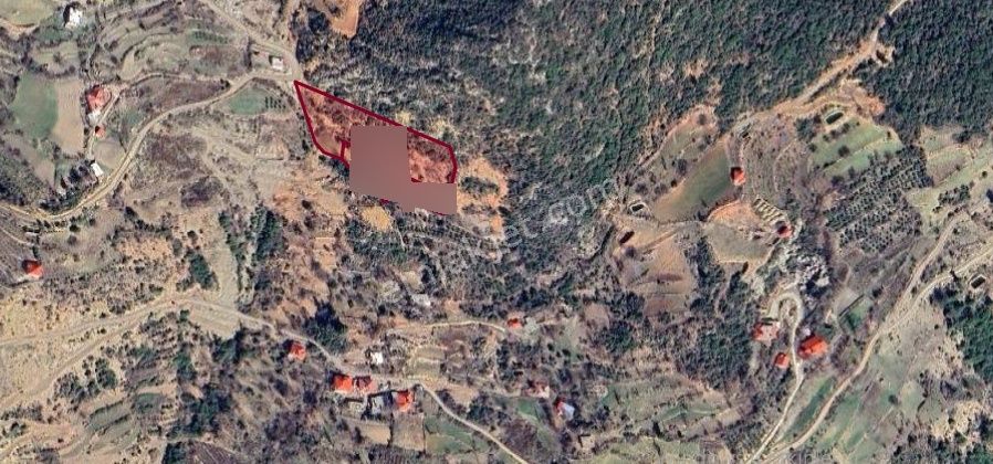 Karatepe Köy İçinde Ev Yapımına Uygun 5.476 Mt² Satılık Tarla - Görsel 6