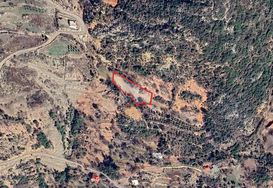 Karatepe Köy İçinde Ev Yapımına Uygun 5.476 Mt² Satılık Tarla - Görsel 10