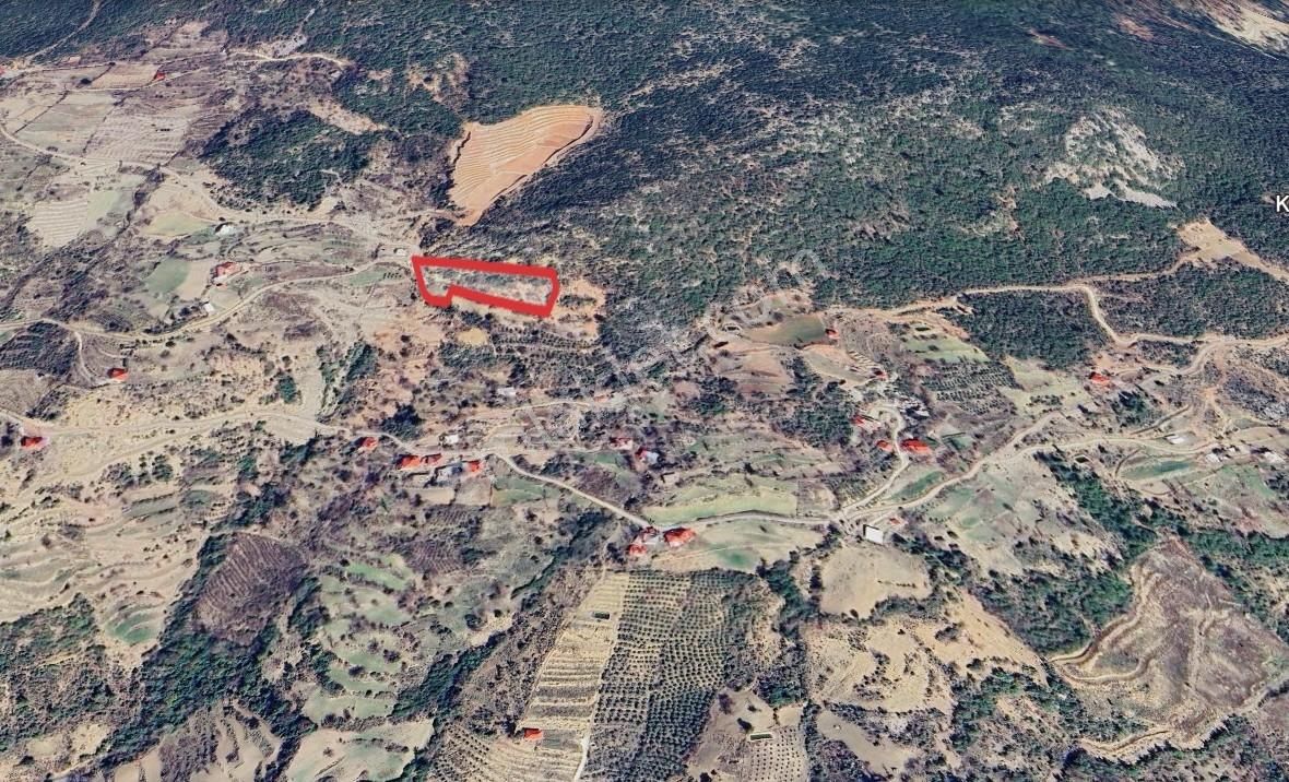 Karatepe Köy İçinde Ev Yapımına Uygun 5.476 Mt² Satılık Tarla - Görsel 4