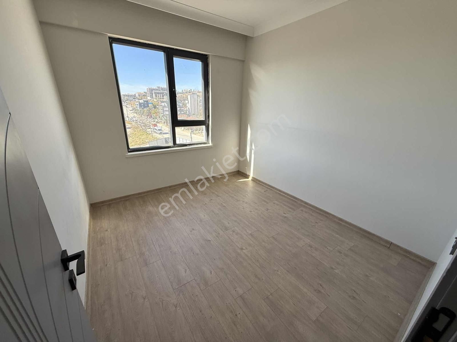 İncek Taşpınar'da 1.katta Kiralık 2+1 Daire Migros Yanı - Görsel 24