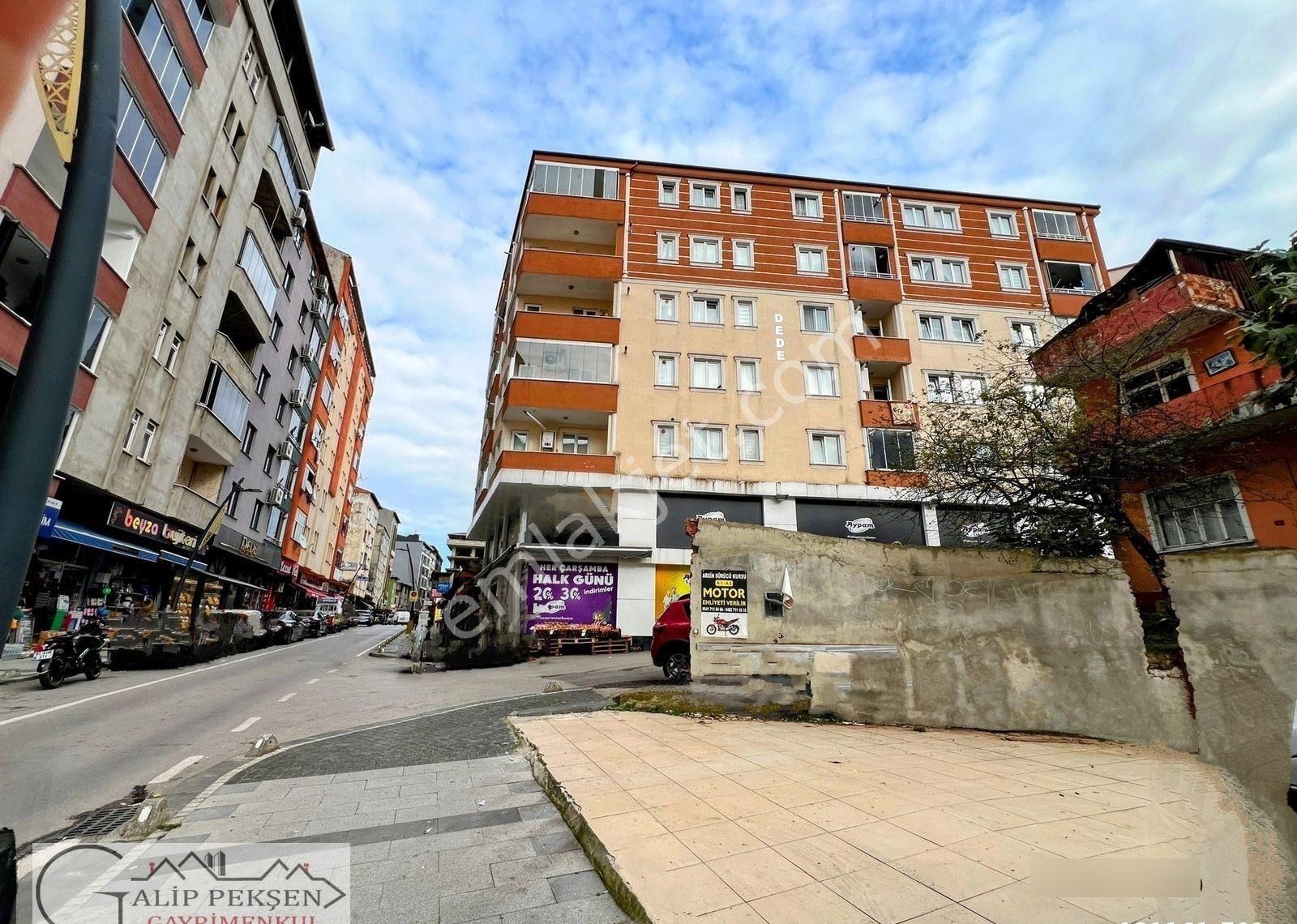 Arsin Merkezde 3+1 Cadde Üzerinde Daire