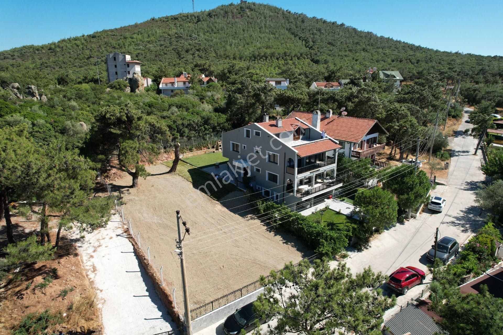 Ayvalık Sarımsaklı Da Satılık Malikane.denize 50 Metre - Görsel 2