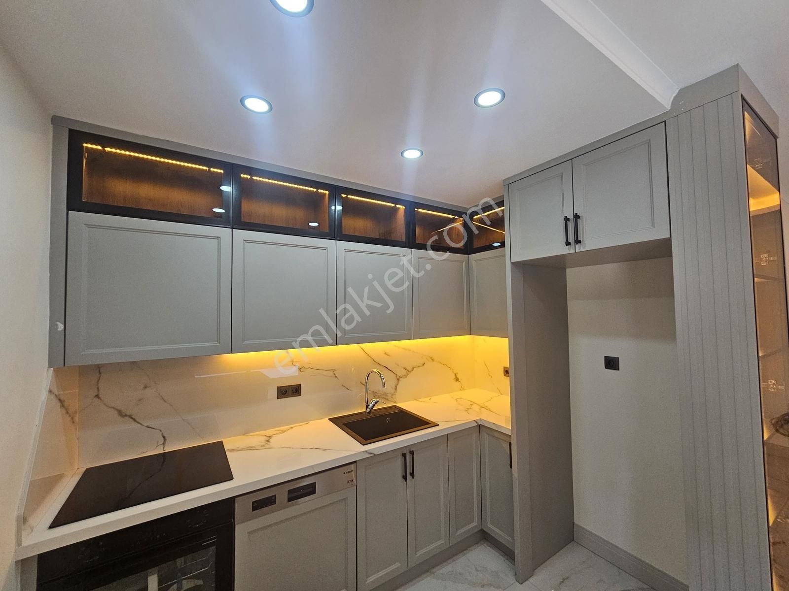 Eu Gayrimenkulden Deniz Manzaralı Geniş 5+1 Villa - Görsel 11