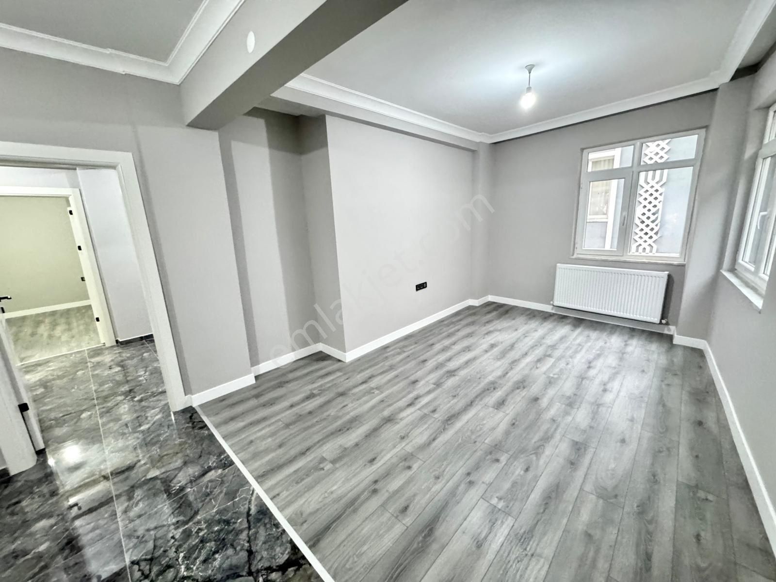 Lider Gayrimenkul’den İlkadım 19 Mayıs Mh. 3+1 1. Kat Dış Cepheli Doğalgazlı İçi Full Yapılı Daire - Görsel 4