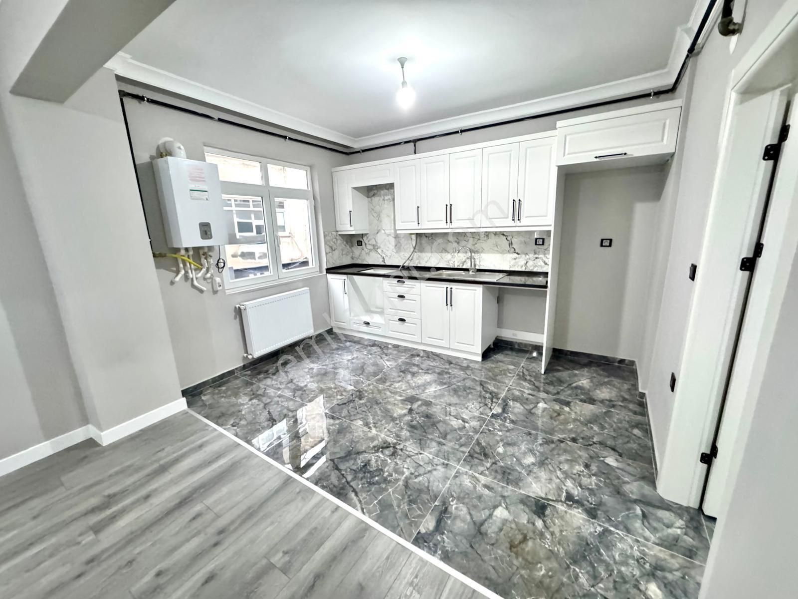 Lider Gayrimenkul’den İlkadım 19 Mayıs Mh. 3+1 1. Kat Dış Cepheli Doğalgazlı İçi Full Yapılı Daire