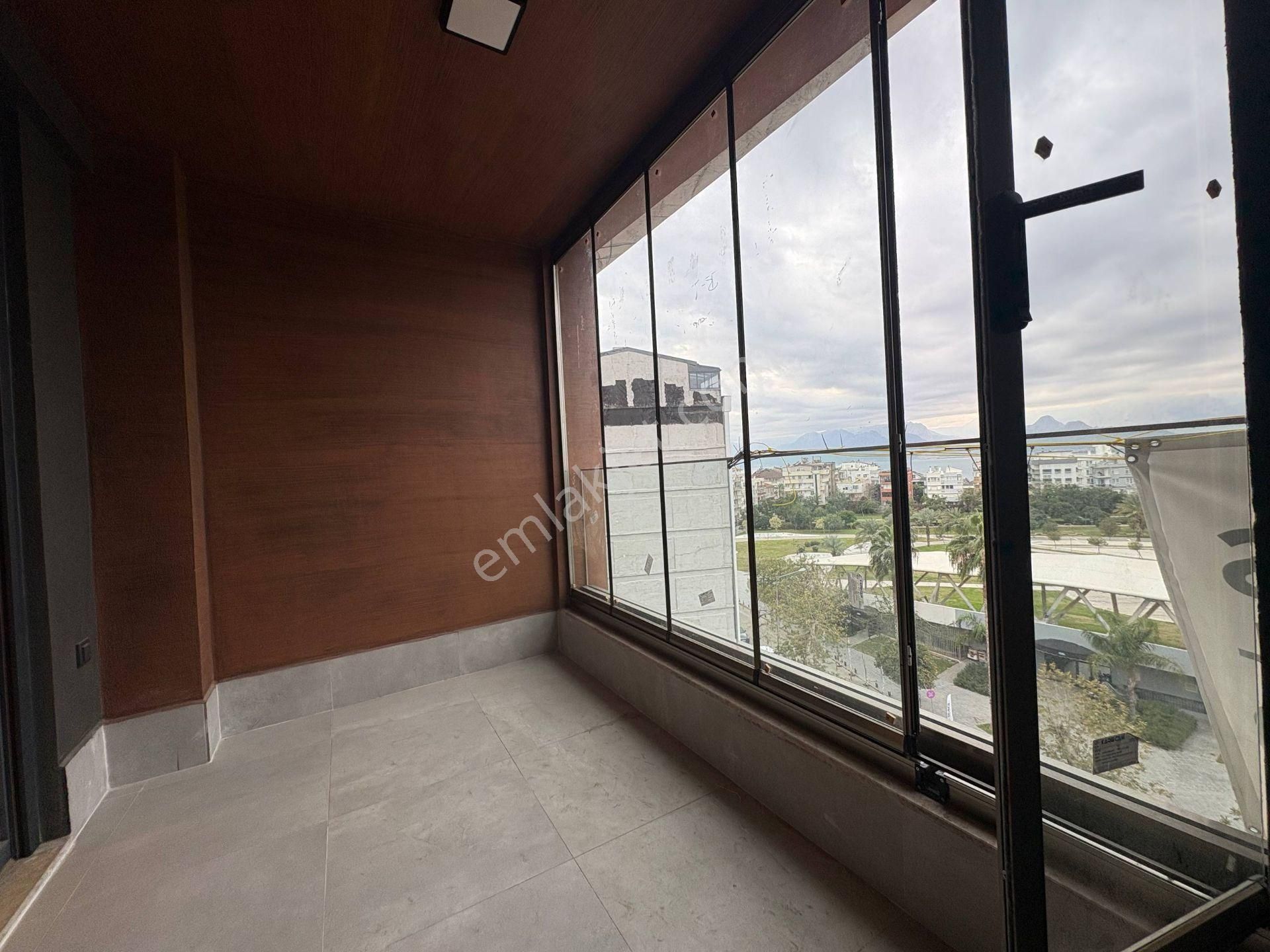 Işıklar Caddesi’nde 3+1 Geniş Daire | Tapu Masrafı Muaf | Denize & Kaleiçi’ne Yakın - Görsel 13