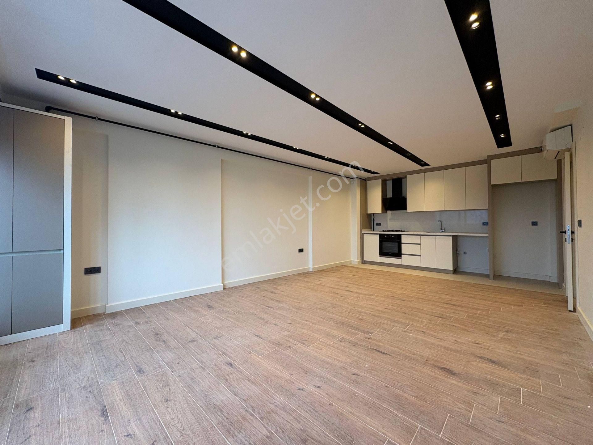 Işıklar Caddesi’nde 3+1 Geniş Daire | Tapu Masrafı Muaf | Denize & Kaleiçi’ne Yakın - Görsel 8