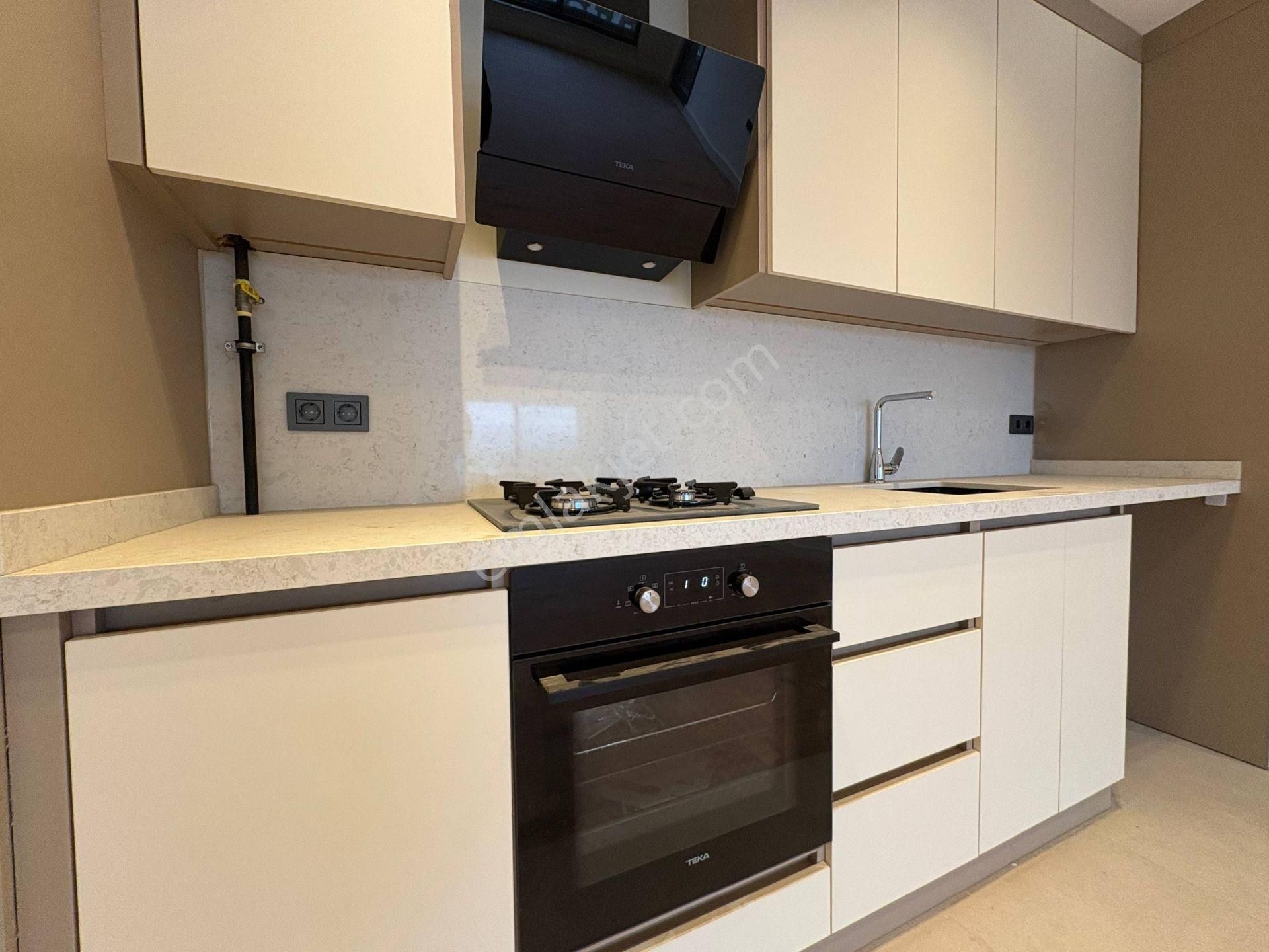 Işıklar Caddesi’nde 3+1 Geniş Daire | Tapu Masrafı Muaf | Denize & Kaleiçi’ne Yakın - Görsel 12