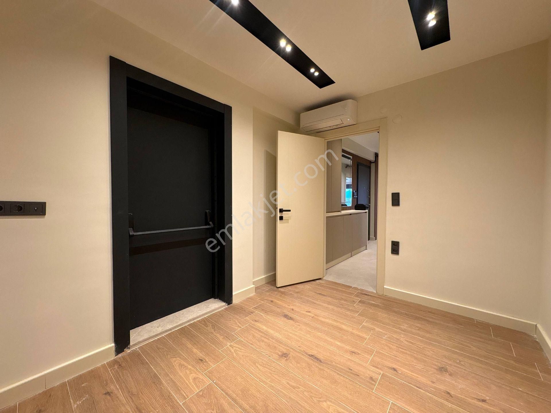 Işıklar Caddesi’nde 3+1 Geniş Daire | Tapu Masrafı Muaf | Denize & Kaleiçi’ne Yakın - Görsel 24