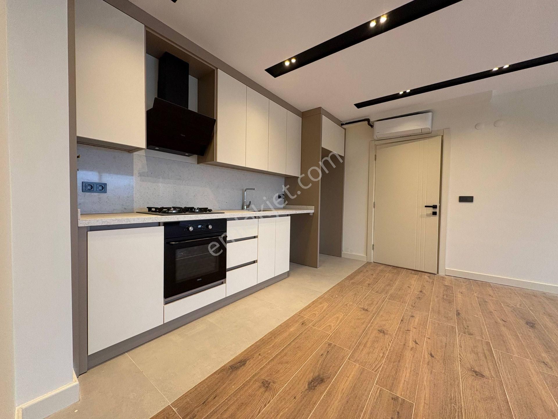 Işıklar Caddesi’nde 3+1 Geniş Daire | Tapu Masrafı Muaf | Denize & Kaleiçi’ne Yakın - Görsel 11