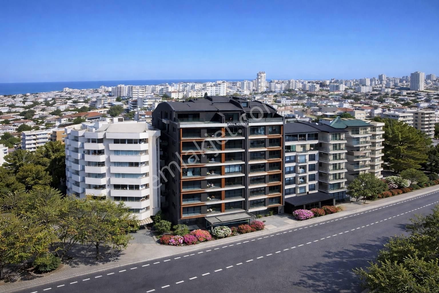 Işıklar Caddesi’nde 3+1 Geniş Daire | Tapu Masrafı Muaf | Denize & Kaleiçi’ne Yakın