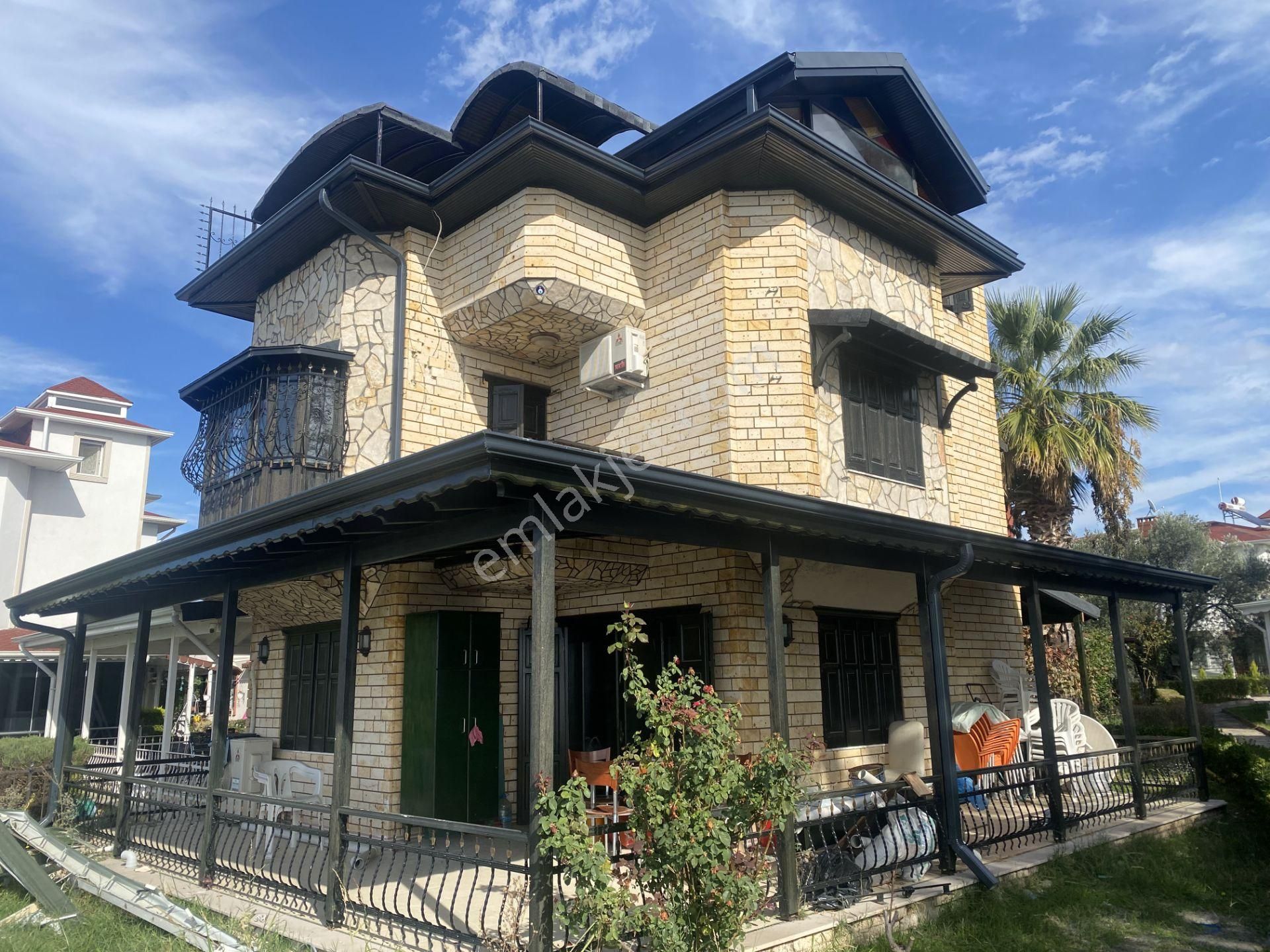 Balıkesir Ayvalık Sarımsaklı Da Satılık Muhtesem Villa