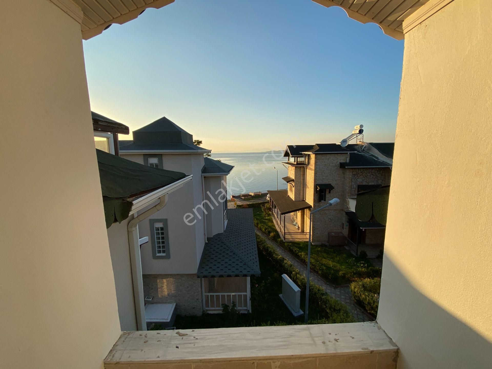 Balıkesir Ayvalık Sarımsaklı Da Satılık Villa.denize Yakın - Görsel 2