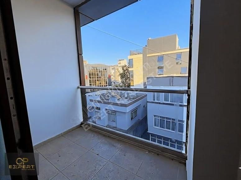 Kuşadası Çarşı Merkezde Kiralık,asansörlü 3+1 Çatı Dubleks - Görsel 9