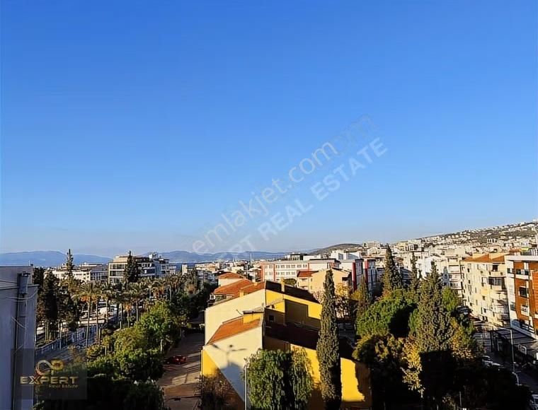 Kuşadası Çarşı Merkezde Kiralık,asansörlü 3+1 Çatı Dubleks