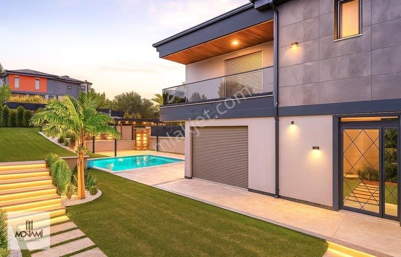 Müstakil Bahçeli Ve Havuzlu 430m2 Köşe Sıfır 3+1 177m2