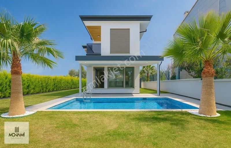 Urlada Sıfır 406m2 Arsada Müstakil Havuzlu 3+1 Kiralık Villa