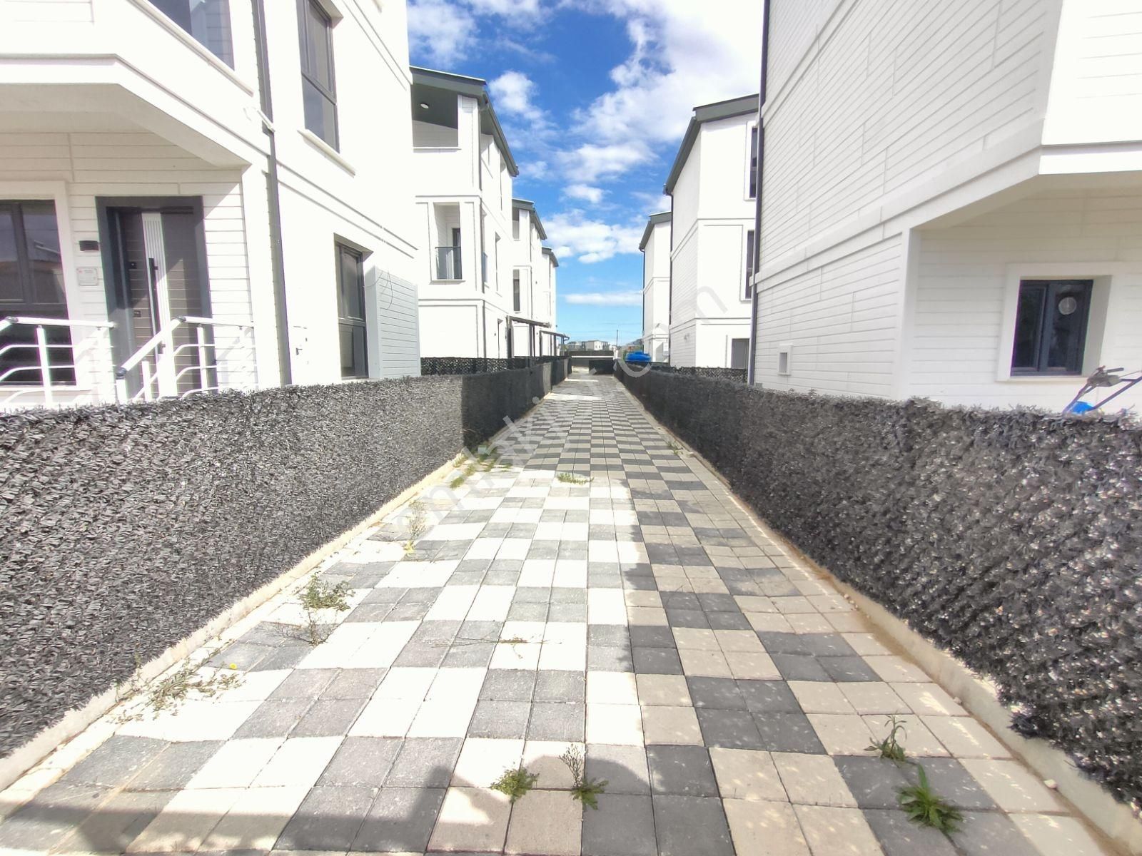 Kartallar'dan Merkezde Parka Cephe.altyapılı 4+1 Müstakil Villa. - Görsel 33