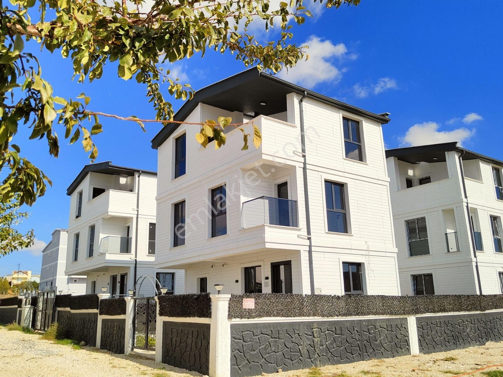 Kartallar'dan Merkezde Parka Cephe.altyapılı 4+1 Müstakil Villa. - Görsel 6