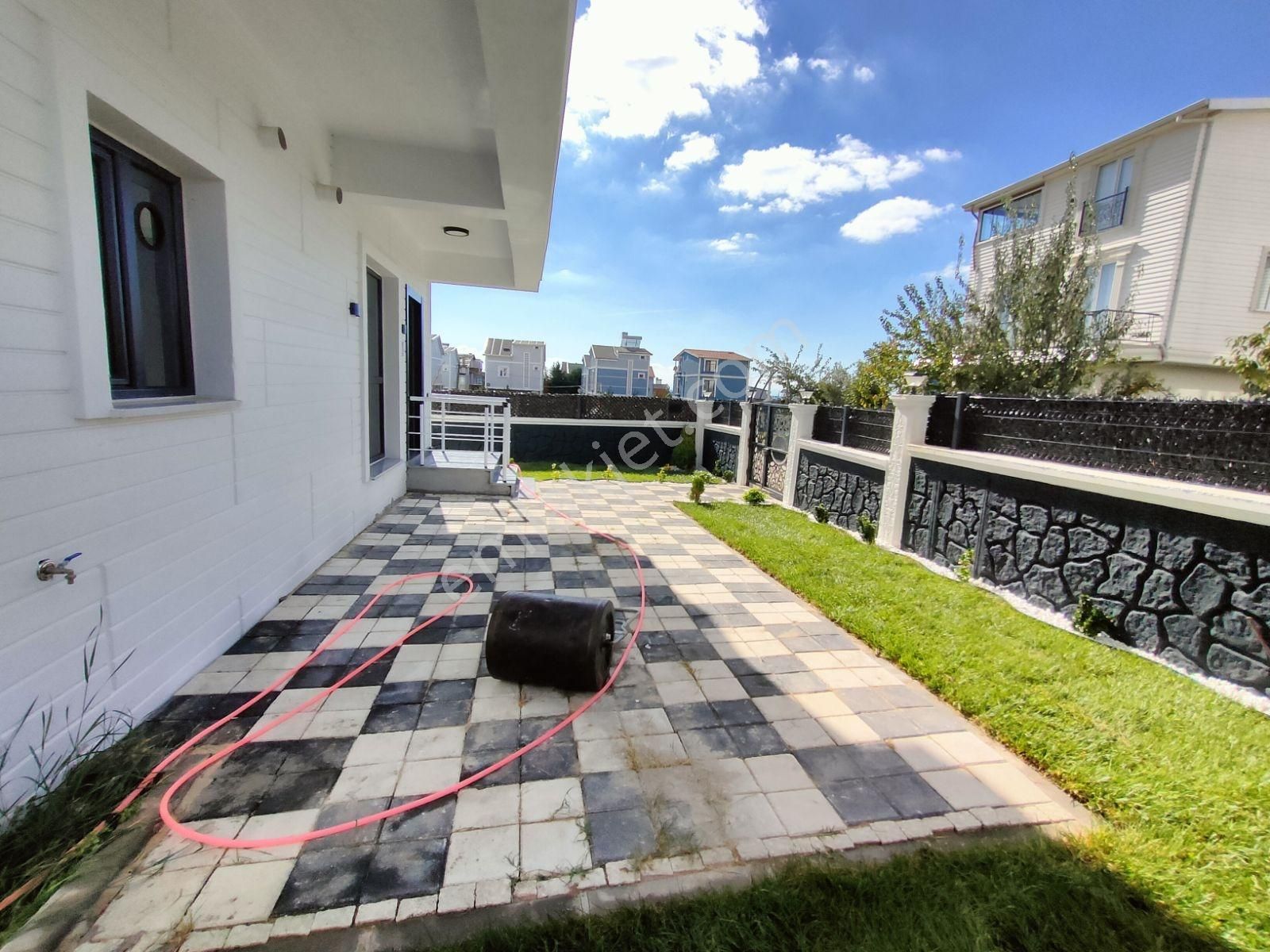 Kartallar'dan Merkezde Parka Cephe.altyapılı 4+1 Müstakil Villa. - Görsel 2