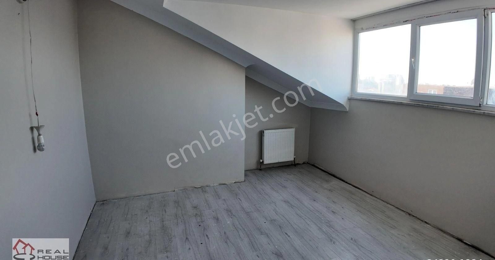 Kanarya Moon Tower Sitesinde Satılık 4+1 Göl Manzaralı Dubleks - Görsel 16